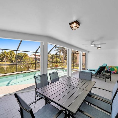 Villa Luxury Waterfront Haven In Cape Coral - Dog-Friendly Escape With Private Pool Exterior foto