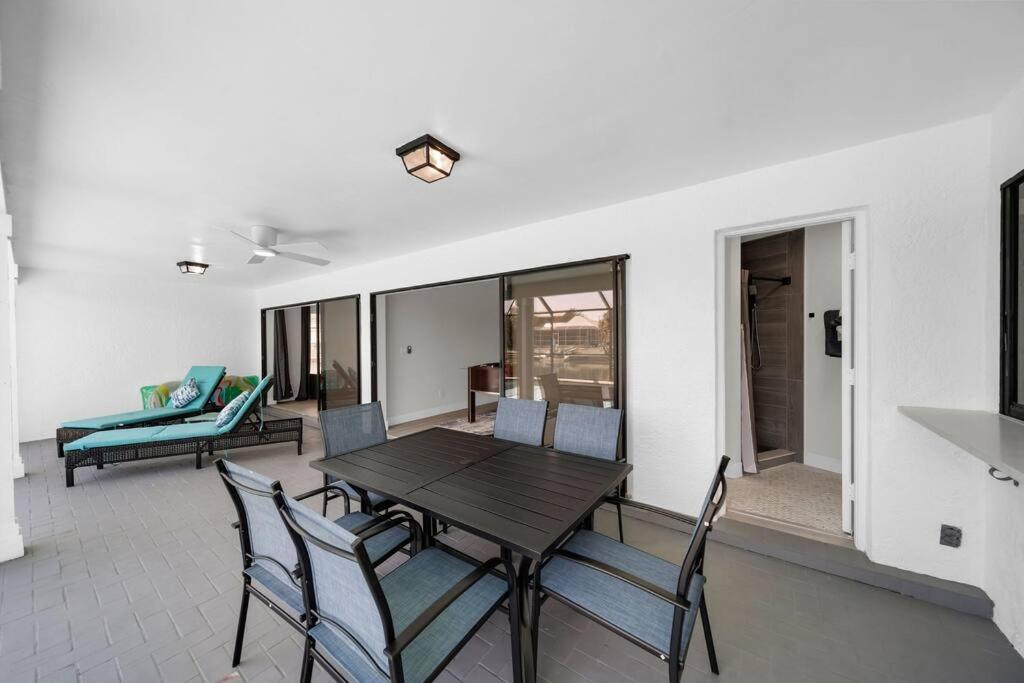 Villa Luxury Waterfront Haven In Cape Coral - Dog-Friendly Escape With Private Pool Exterior foto