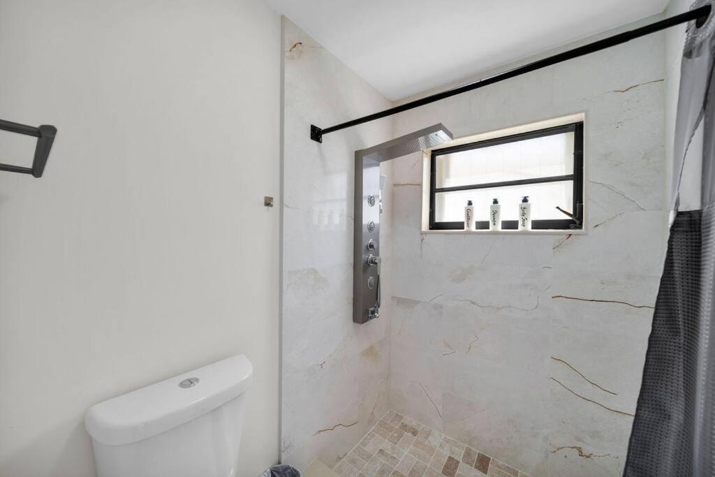 Villa Luxury Waterfront Haven In Cape Coral - Dog-Friendly Escape With Private Pool Exterior foto