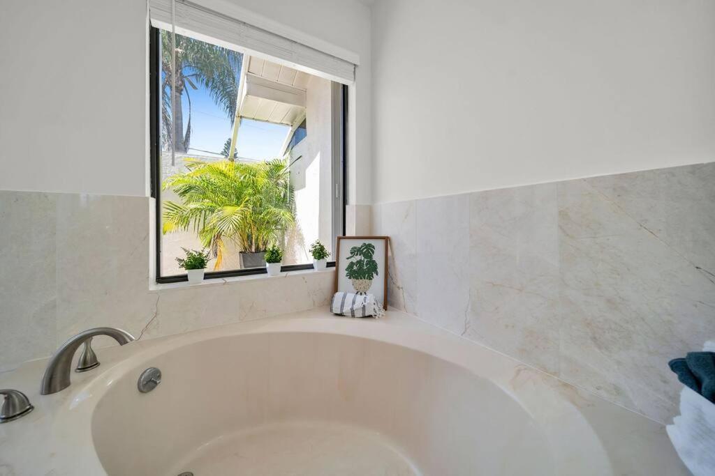 Villa Luxury Waterfront Haven In Cape Coral - Dog-Friendly Escape With Private Pool Exterior foto